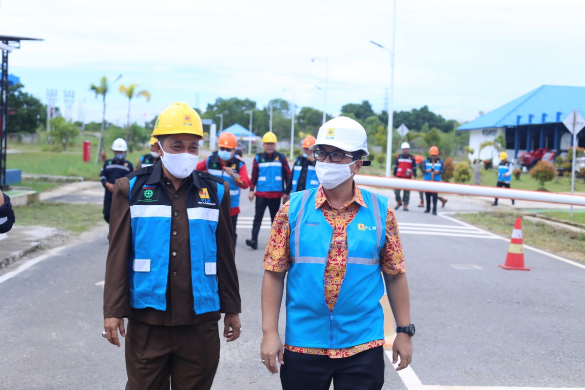 Ketua Komisi IV DPRD Provinsi Kalbar, Subhan Nur melakukan kunjungan kerja ke PLTU Bengkayang, Jumat (24/7/2020). Foto: PLN