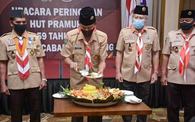 Sekda Ketapang Jadi Inspektur Upacara HUT Pramuka
