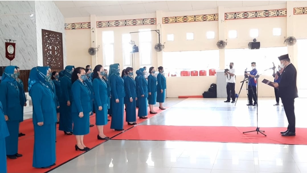 Pengurus TP-PKK Melawi Dilantik, Bupati : Peran Aktif PKK Sangat Diharapkan
