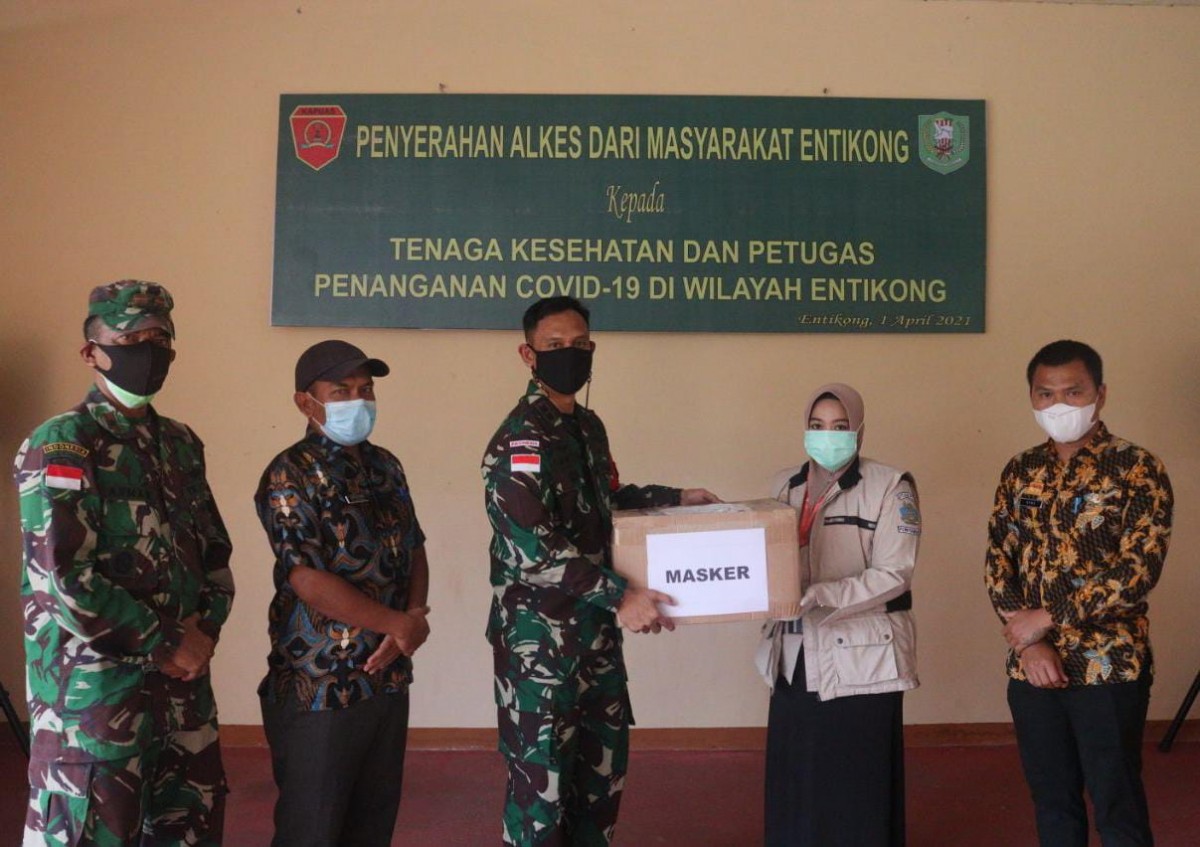 Dukung Penanganan Covid-19, Satgas Pamtas Yonif 642/Kps Bantu Distribusikan Alkes