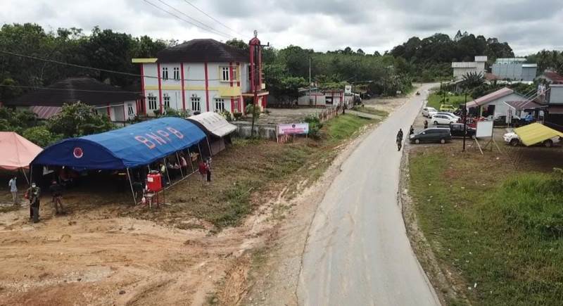 Posko Covid 19 di Desa Sepulut, Kecamatan Sepauk, Kabupaten Sintang. Foto: Saiful Fuad/Jurnalis.co.id