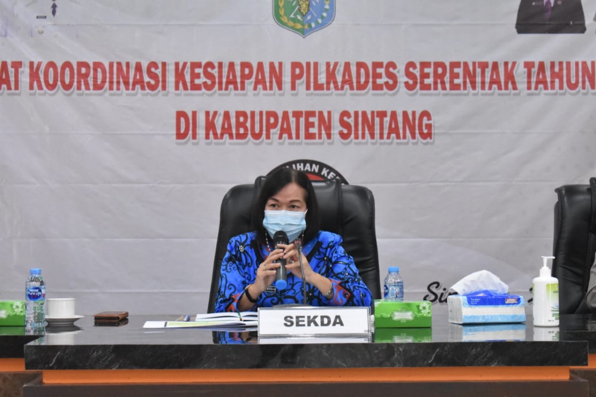 Sekda Sintang Yosepha Hasnah memimpin Rakor Persiapan  Pelaksanaan Pemilihan Kepala Desa Serentak Tahun 2021. Foto: Prokopim