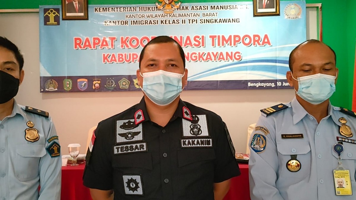 Tessar, Kepala Kantor Imigrasi II TPI Singkawang. Foto: Kurnadi/Jurnalis.co.id