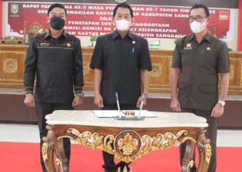 Pimpinan Dua Komisi DPRD Sanggau Berganti