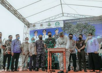 Bupati Martin Resmikan Hutan Wisata Mangrove Pantai Celincing
