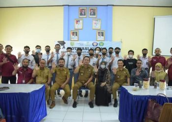 Wabup Rofi Beri Motivasi Kuliah ke Siswa Kelas XII dari Keluarga Penerima PKH di Selakau