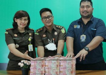 Kejari Ketapang Terima Pelimpahan Tersangka dan Barang Bukti Korupsi di BRI