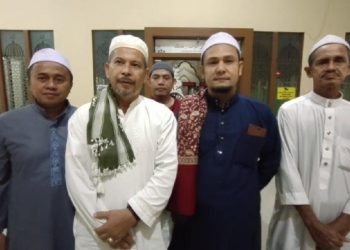 Habib Rizal Hasan Alkadrie besama pengurus Masjid As-Salam