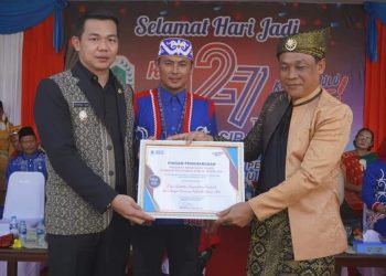 Dinas Kesehatan Kapuas Hulu Dapat Penghargaan Kepatuhan dari Ombudsman