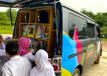 Upaya Peningkatan Pendidikan Literasi Anak Lewat Program Mobil Dongeng PLN Peduli