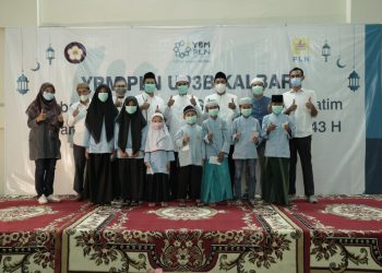PLN UP3B Kalbar Santuni 100 Anak Yatim