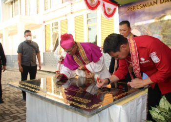 Bupati Resmikan Gereja Santo Fidelis Sigmarigen Paroki Sejiram