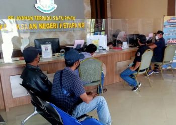 Kades Sungai Nanjung Dilaporkan Warganya ke Kejaksaan Ketapang