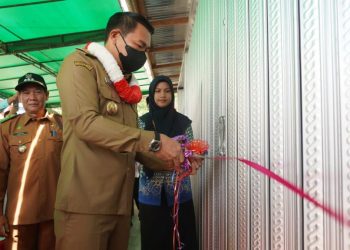 Apotek Uncak Kapuas di Boyan Tanjung Diresmikan, Bupati: Obat Jangan Mahal