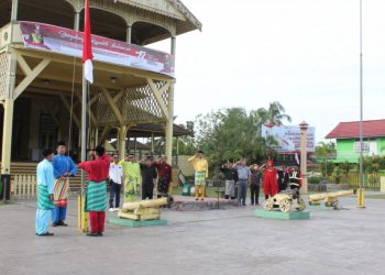 Ormas dan Komunitas Pegiat Budaya Gelar Upacara HUT RI di Istana Kesultanan Pontianak