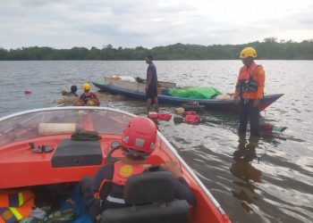 Sampan Karam di Muara Teluk Batang, Tiga Nelayan Berhasil Diselamatkan