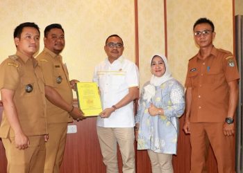 Ribuan Kepala Keluarga di Sungai Laur Belum Nikmati Listrik PLN