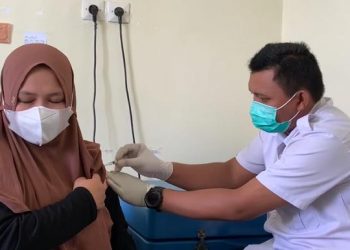 Covid-19 Melandai, Puskesmas Selakau Timur Konsisten Gencarkan Vaksinasi