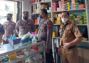 Polisi Bersama Dinkes Kapuas Hulu Datangi Apotek, Cek Obat Sirop Berbahaya