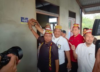 Dapat BSPS dari Lasarus, Masyarakat Nanga Nyabau Kembali Tersenyum