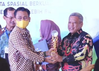 Kubu Raya Raih Penghargaan Bhumandala Kanaka dari Badan Informasi Geospasial