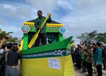 Pawai Taaruf MTQ Kalbar, ‘Lancang Kuning’ Kafilah Pontianak Arungi Jalanan di Ketapang
