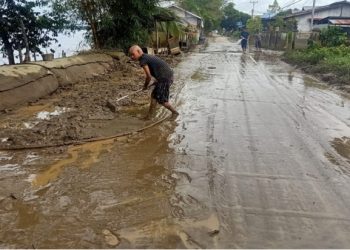 Geobag Penyebab Lumpur Genangi Jalan, Warga Sintang: Pembangunan Salah Konsep