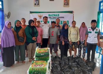 Baznas Melawi Salurkan Zakat Kepada Para Mustahik