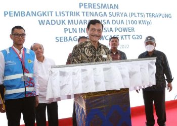 Jelang KTT G20 Bali, Menko Luhut Resmikan PLTS Terapung Milik PLN di Nusa Dua