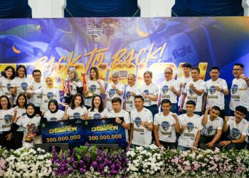 Direktur Utama Bank BJB Yuddy Renaldi mengatakan, Kadedeuh yang diterima adalah wujud apresiasi pemerintah dan Bank BJB terhadap prestasi dan kerja keras seluruh tim. Foto: Bank BJB