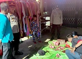 Pastikan Daging Sapi Sehat dan Aman, Kapolsek Selakau Turun Langsung ke Pasar