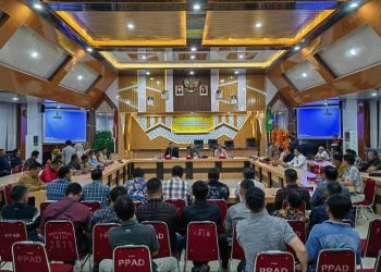 Sekda Alex Pimpin Rapat Penyelesaian Sengketa Lahan Warga Kampar Sebomban dan PT CUS