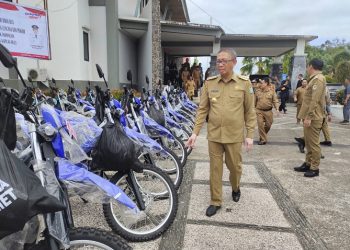 Gubernur Kalbar Bagikan 43 Sepeda Motor untuk Desa Mandiri di Kapuas Hulu