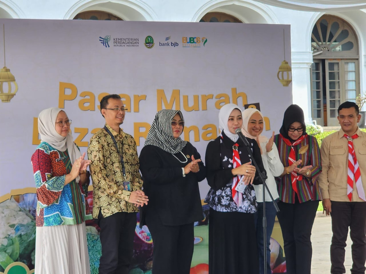 "Semoga kegiatan ini bisa dinikmati oleh masyarakat dan bisa meringankan beban masyarakat di momentum Ramadhan tahun 2923 ini," ungkap Ketua Dekranasda Jawa Barat. Foto: Bank BJB