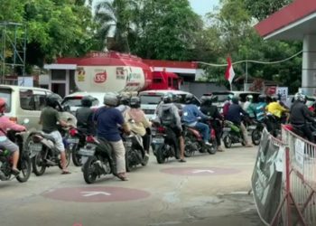 Masyarakat Keluhkan Kelangkaan BBM di Wilayah Perhuluan Kalbar