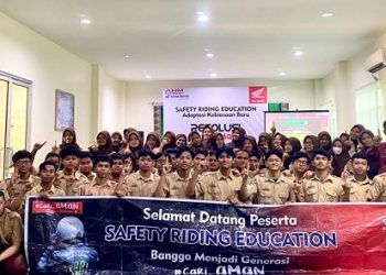 Pelajar MAN 2 Pontianak Bersemangat Mengenal #Cari_aman Berkendara di Jalan Raya