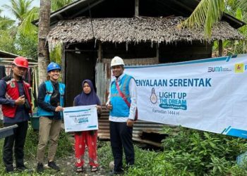 Kisah Haru Penerima Bantuan Listrik Gratis dari Karyawan PLN, Penerangan Minta Tetangga