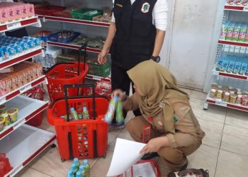 Minimarket di Putussibau Banyak Jual Barang Kedaluwarsa