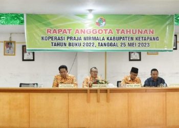 Staf Ahli Bupati Ketapang Buka RAT Koperasi Praja Nirmala