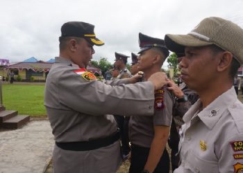 37 Anggota Polres Kapuas Hulu Naik Pangkat