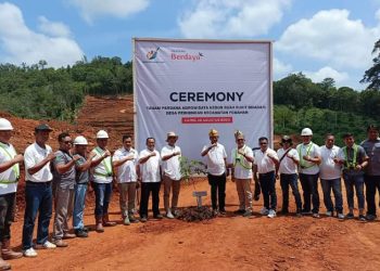 Farhan Ikuti Penanaman Perdana Agrowisata Kebun Buah Bukit Bidadari