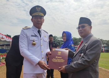 202 ASN Kapuas Hulu Terima Satya Lencana di Hari Kemerdekaan