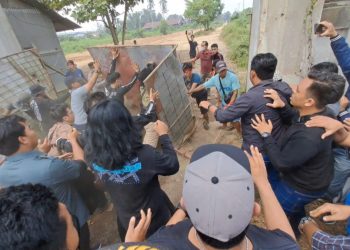 Dobrak Gerbang Besi, PN Mempawah Eksekusi Lahan Sengketa Seluas 20 Hektare