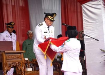 Pimpin Upacara Penurunan Bendera Peringatan HUT RI, Sujiwo: Banyak Cara Mengisi Kemerdekaan
