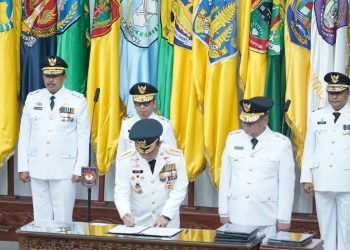 Mendagri Resmi Lantik Harrison Azroi Jadi Penjabat Gubernur Kalimantan Barat