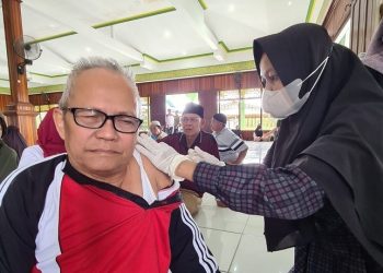 Yansus Dinkes PP dan KB Kapuas Hulu Laksanakan Pendampingan Kesehatan Calon Jemaah Haji