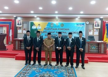 Lantik Pimpinan Baznas Sekadau, Bupati Aron Harap Pengelolaan Zakat Semakin Baik