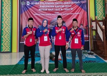 Tim Dinkes PP dan KB Kapuas Hulu Dampingi Jemaah Calon Haji Menuju Pontianak