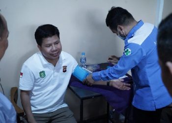 Bupati Satono Tinjau Pelayanan Kesehatan Gratis di Desa Penjajab