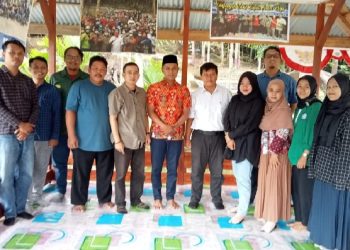 Dosen UNU Kalbar Kembangkan Silvoapifisheries di Desa Sungai Deras